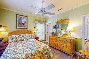 House (3 Bedrooms) | Interior - Dog-friendly Riverfront 3BR w/ Fire Pit & Dock (Bell)