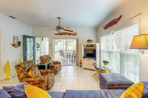 House (3 Bedrooms) | Interior - Dog-friendly Riverfront 3BR w/ Fire Pit & Dock (Bell)