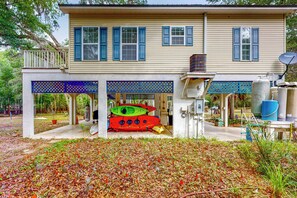 House (3 Bedrooms) | Interior - Dog-friendly Riverfront 3BR w/ Fire Pit & Dock (Bell)