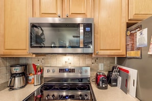 House (3 Bedrooms) | Interior - Beautiful, Waterfront log Home w/ Nature Views (Bell)