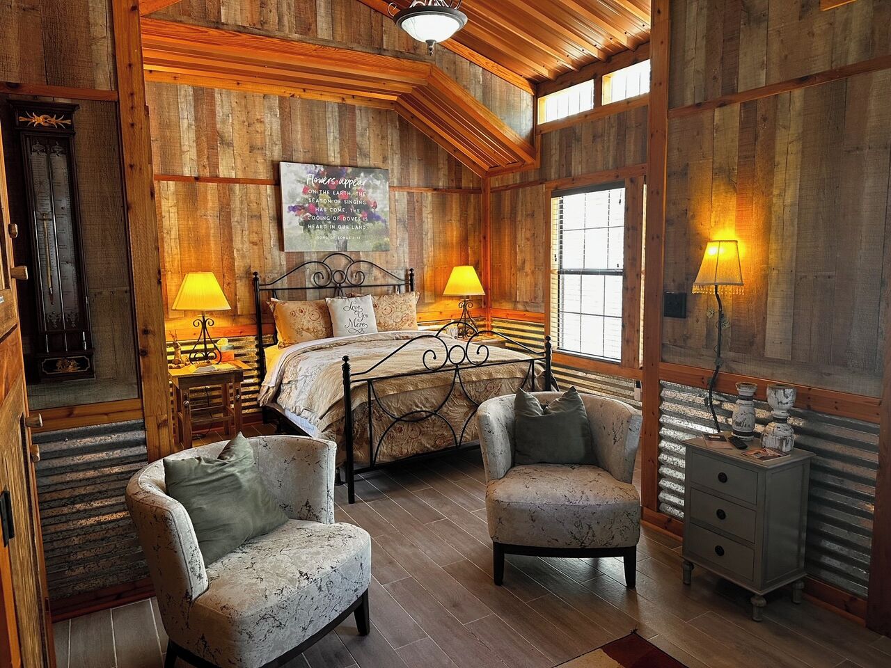 المنشأة من الداخل