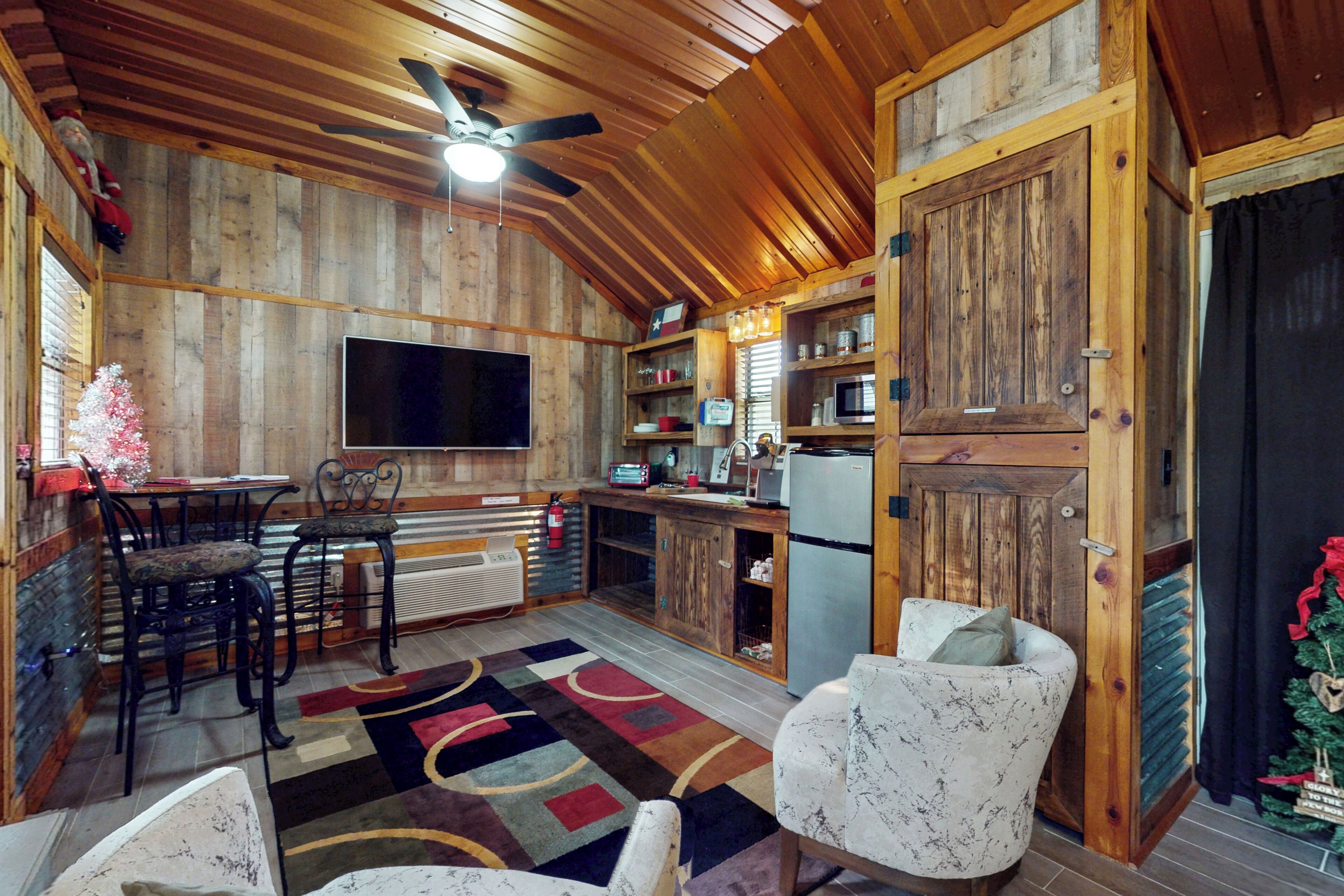 House (1 Bedroom) | Interior