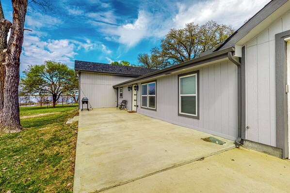 House (6 Bedrooms) | Interior