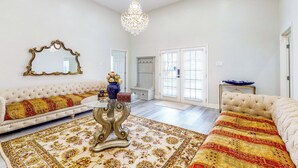 單棟房屋 (6 Bedrooms) | 內部