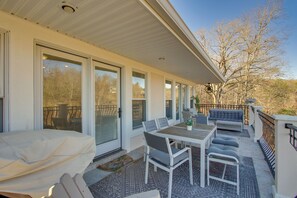 House (4 Bedrooms) | Interior - Newly Renovated Family Home on Tennessee River! (Savannah)