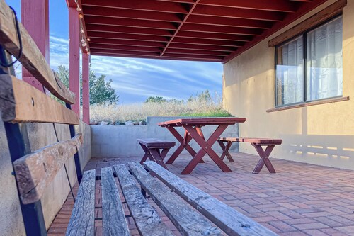 1BR Casita w/ Mountain Views, Kitchenette, Wifi