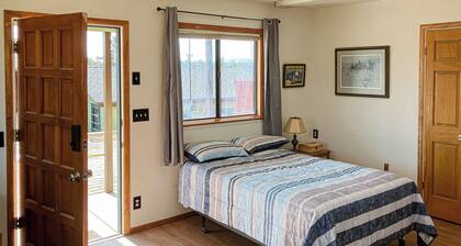 1BR Casita w/ Mountain Views, Kitchenette, Wifi