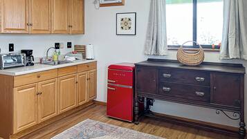 Apartment (0 Bedroom) | Interior