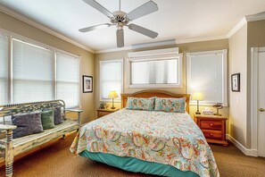 House (4 Bedrooms) | Interior - Charming Suwanee House and Bungalow! (Bell)