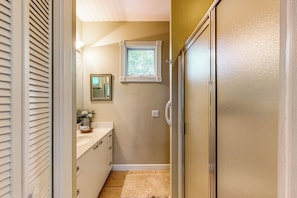House (4 Bedrooms) | Interior - Charming Suwanee House and Bungalow! (Bell)