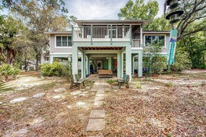 House (4 Bedrooms) | Interior - Charming Suwanee House and Bungalow! (Bell)