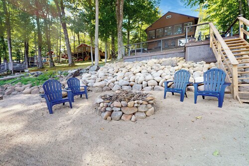 2 BR Lakefront House w/ Hot Tub in ADK Park
