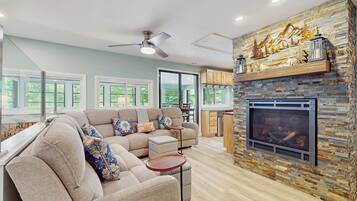 House (2 Bedrooms) | Interior