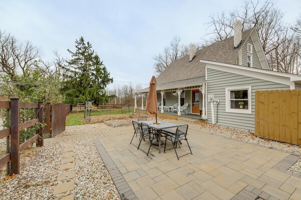 Pet Friendly! 1880's Zionsville Farmhouse - Indiana