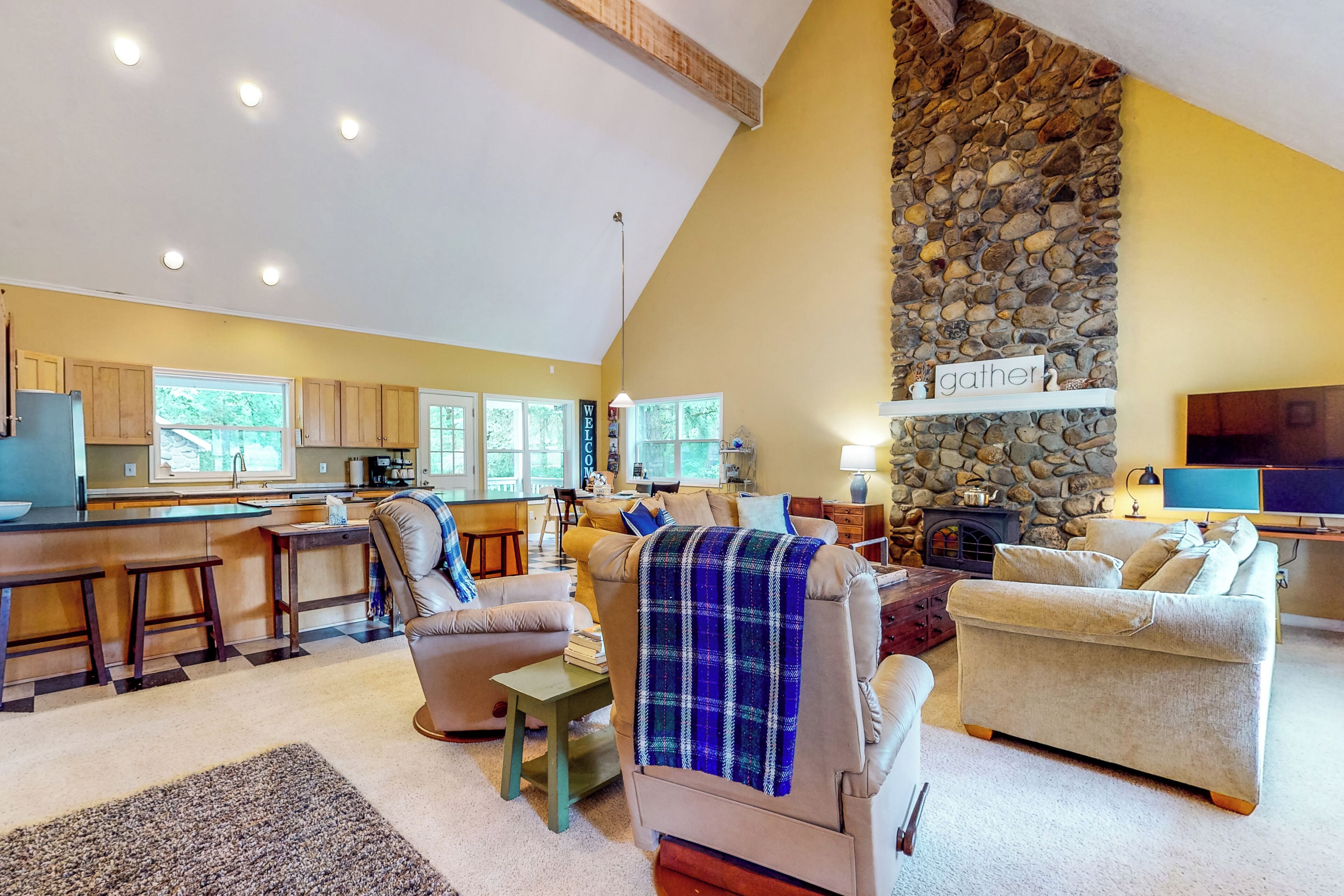 House (5 Bedrooms) | Interior