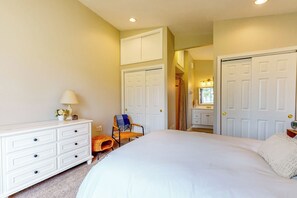 House (5 Bedrooms) | Interior - The Homested w/ Covered Deck & Views (Dallas)