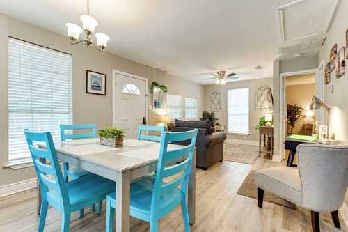 Endless Entertainment! Unique & Cozy Theodore Home