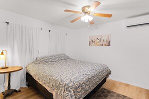 House (3 Bedrooms) | Interior - A Ray of Turquoise: Charming Home! (Belleview)