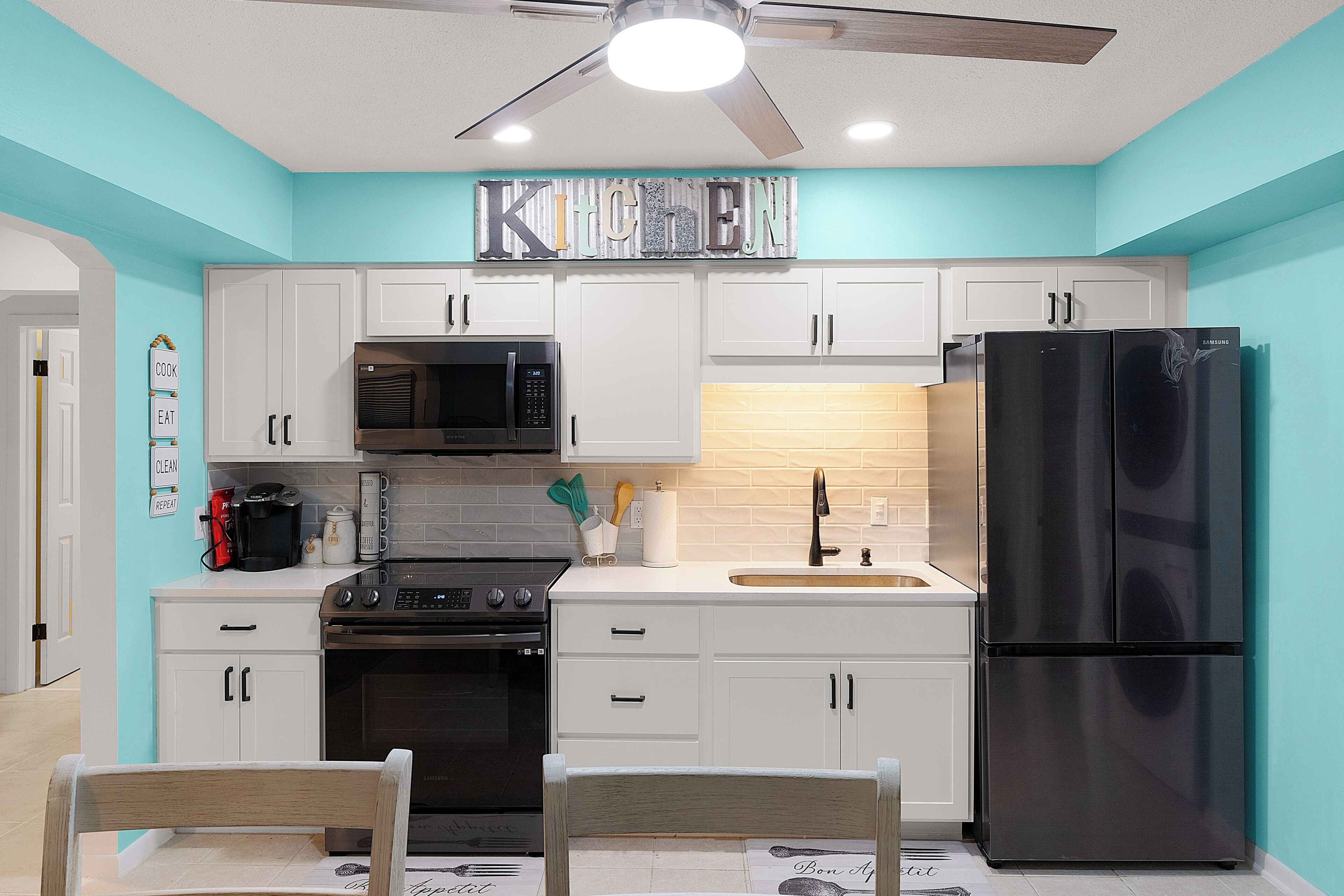 House (3 Bedrooms) | Interior