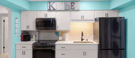 House (3 Bedrooms) | Interior