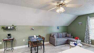 House (1 Bedroom) | Interior