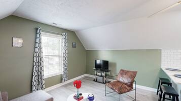 House (1 Bedroom) | Interior