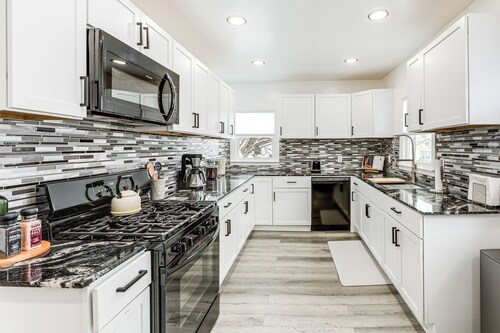 Walkable & Modern! Syracuse Home Near Campus