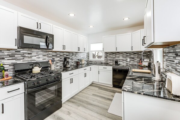 Interior - Walkable & Modern! Syracuse Home Near Campus (Syracuse)