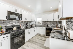 House (3 Bedrooms) | Interior - Walkable & Modern! Syracuse Home Near Campus (Syracuse)