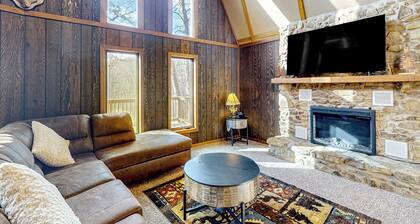 4BR Wooded Acreage w/ Hot Tub & Game Room