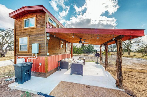 Charming Studio Cabin on the Ranch