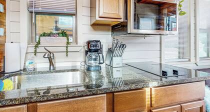 Charming Studio Cabin on the Ranch