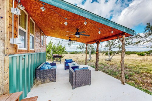 Charming Studio Cabin on the Ranch