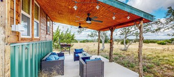 Charming Studio Cabin on the Ranch