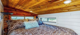 Charming Studio Cabin on the Ranch