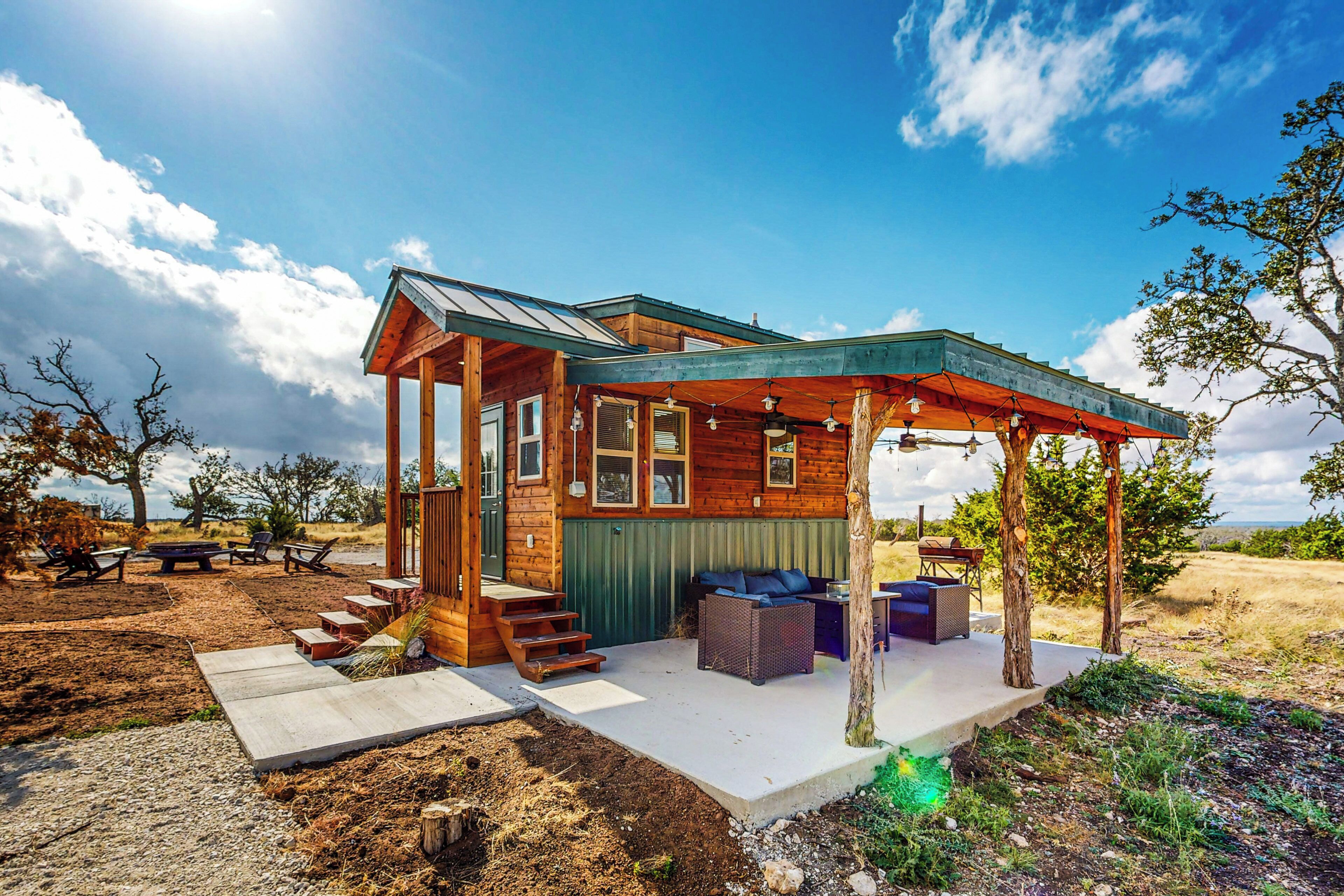 House (2 Bedrooms) | Front of property