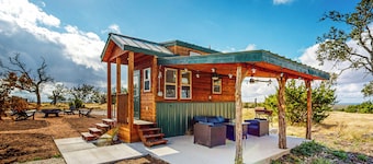 Charming Studio Cabin on the Ranch