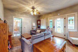 House (5 Bedrooms) | Interior - Forbestown Retreat: Easy Access to Clear Lake (Lakeport)