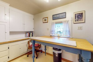 House (5 Bedrooms) | Interior - Forbestown Retreat: Easy Access to Clear Lake (Lakeport)