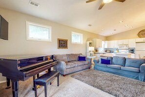 Rumah (2 Bedrooms) | Interior