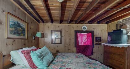 6BR Lakefront Estate w/ Private Piers & Patios