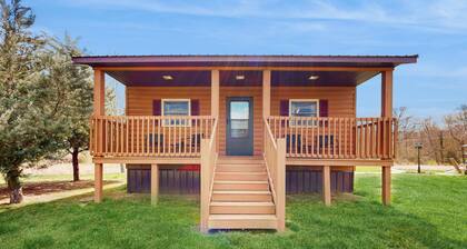 Pet Friendly! Countryside Couples Stay in Illinois