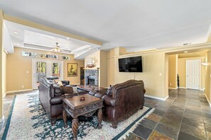 Casa (Multiple Bedrooms) | Interior