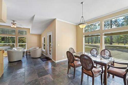 Gorgeous, Dog-friendly, Riverfront, 200-acre Ranch