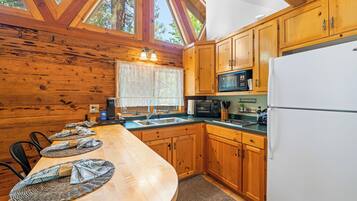 House (Multiple Bedrooms) | Interior