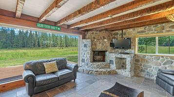 House (3 Bedrooms) | Front of property