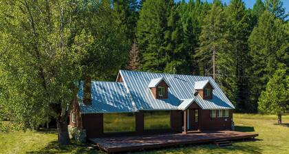 Dog-friendly 3BR on 200 Acres w/ River Access