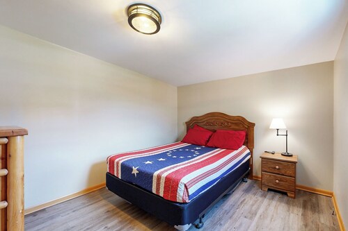 Blue Line Resort - All 3 Cabins!