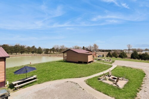 Blue Line Resort - All 3 Cabins!