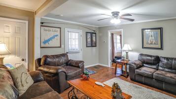 House (2 Bedrooms) | Interior